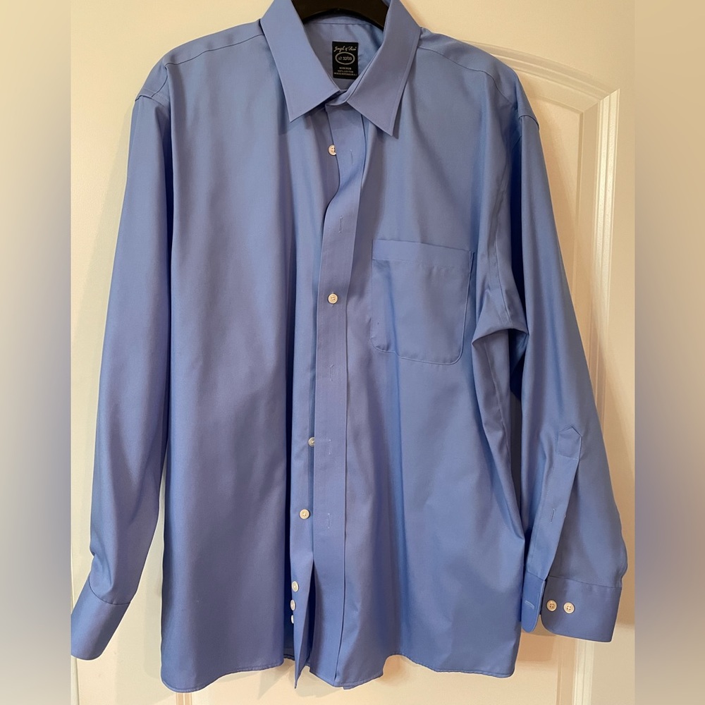Joseph & Feiss Men’s blue long sleeved dress shirt. 17 neck 32/33. Like new.